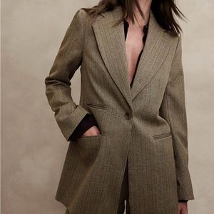 LIDO SCULPTED ITALIAN WOOL
BLAZER